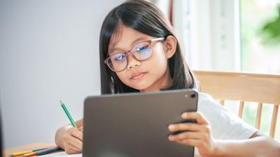 El 30% de los niños españoles de entre cinco y siete años será miope en 2030