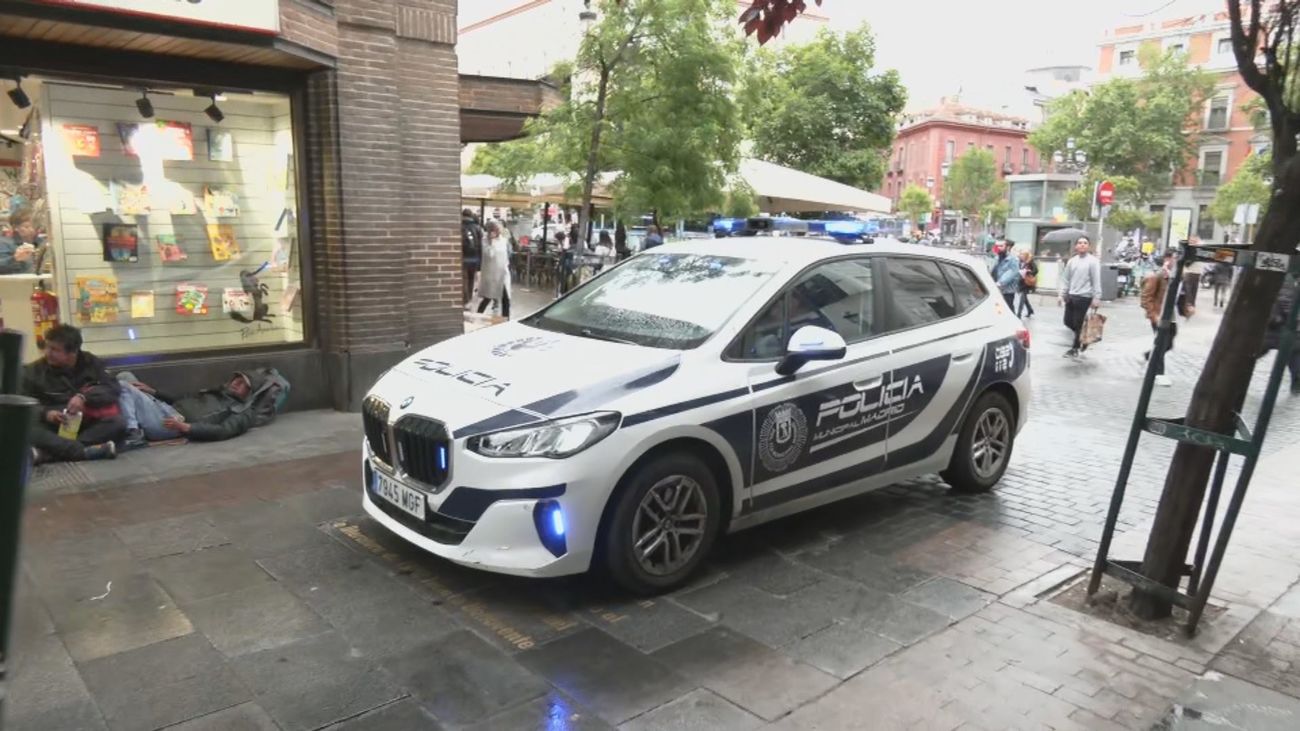 Detenido por pasear con un cuchillo sembrando el pánico en la Plaza de Jacinto Benavente