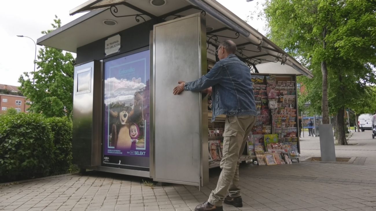 Juan busca sucesor para su quiosco en Moratalaz