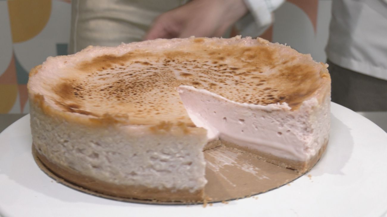 Llega la tarta de queso con sabor a violeta, la más madrileña