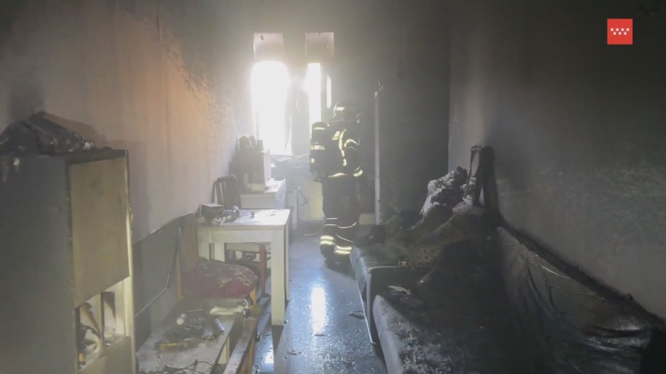 Herido un hombre al tirarse de la ventana para escapar del incendio de su vivienda en Fuenlabrada