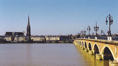 Detenido un hombre que planificaba una matanza al paso de la llama olímpica por Burdeos