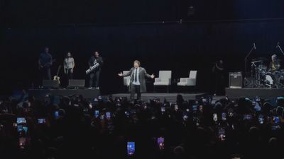 Milei dice que en España le "trataron de misógino" mientras miles de sus simpatizantes insultan a Sánchez