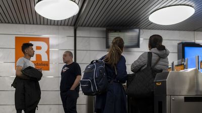Prisión para dos de los detenidos por el robo de cobre que paralizó Rodalies en mayo