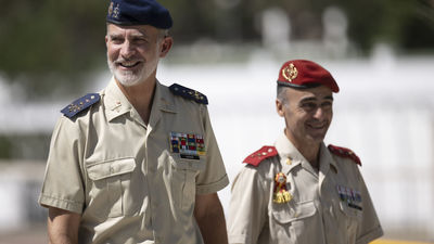 El Rey asiste este viernes en Gijón a los ejercicios aeronavales previos al desfile en Oviedo