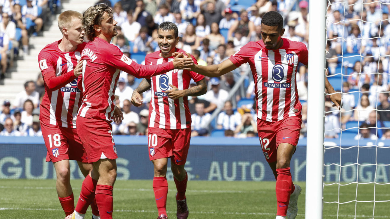Griezmann felicita a Lino por su gol en Anoeta