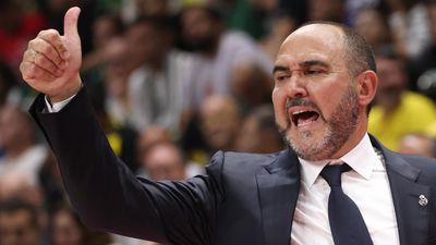 Chus Mateo: "Conseguir dos Euroligas consecutivas nos motiva"