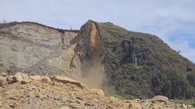 Al menos 300 personas sepultadas por una avalancha de tierra en Papúa Nueva Guinea
