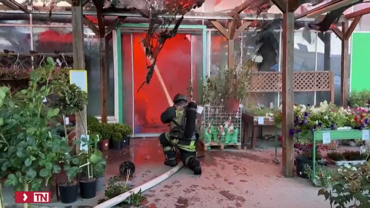 Ucrania eleva a 16 los muertos en el ataque ruso contra un hipermercado de Járkov