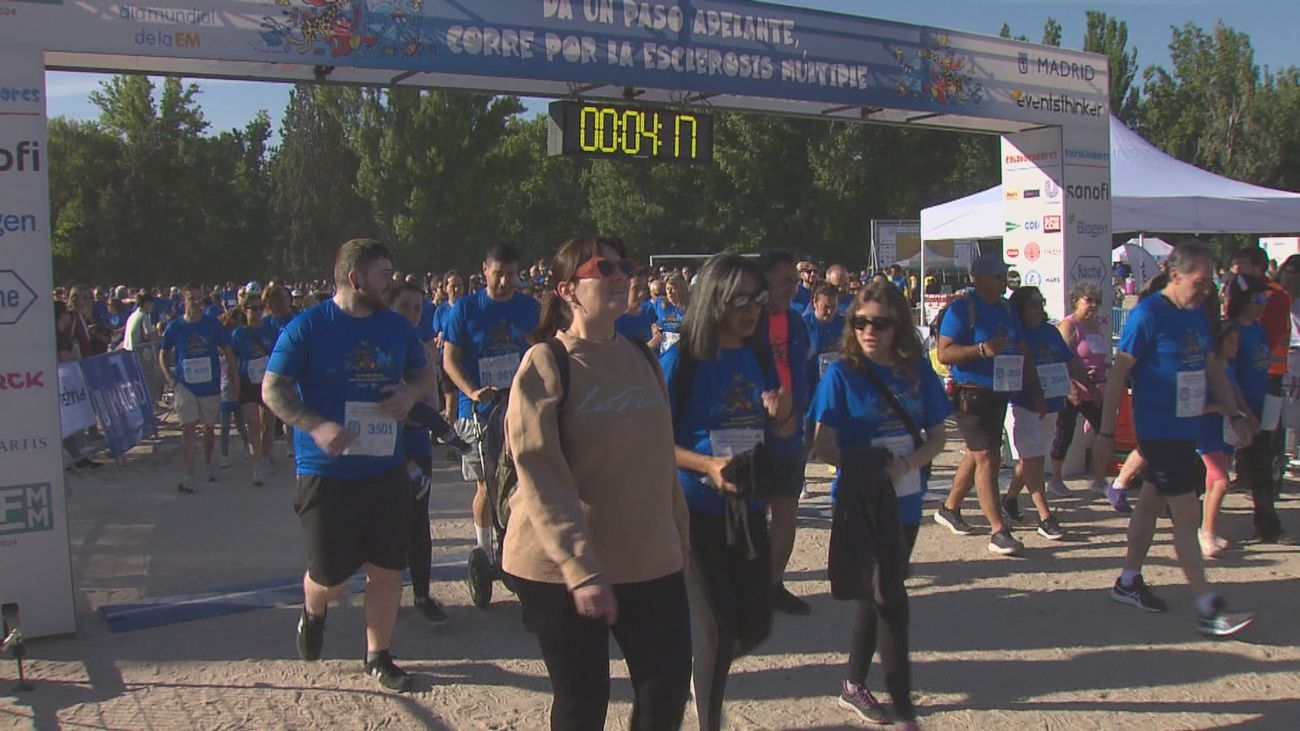 Dávila y Matute en la XIV edición de la carrera popular solidaria 'Corre por la esclerosis'