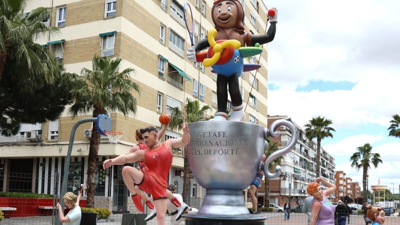 Getafe cierra sus fiestas con la quema de una falla