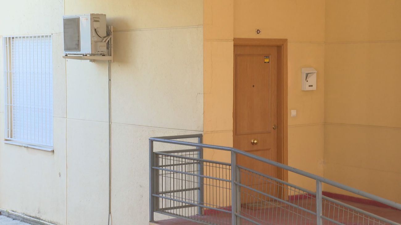 Vecinos de El Caracol de Valdemoro denuncian la ocupación de un bajo de la administración