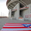 Homenaje del Atlético de Madrid a los aficionados que deseaban el regreso del viejo escudo