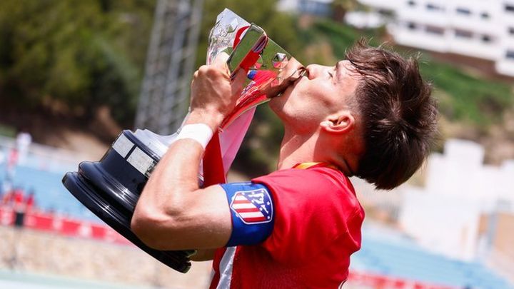 Capitán del Atlético de Madrid juvenil / ATLÉTICO DE MADRID