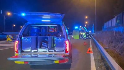 Muere un motorista tras chocar con un turismo en el distrito de San Blas