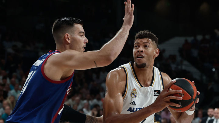 Edy Tavares ante el Barcelona / EFE