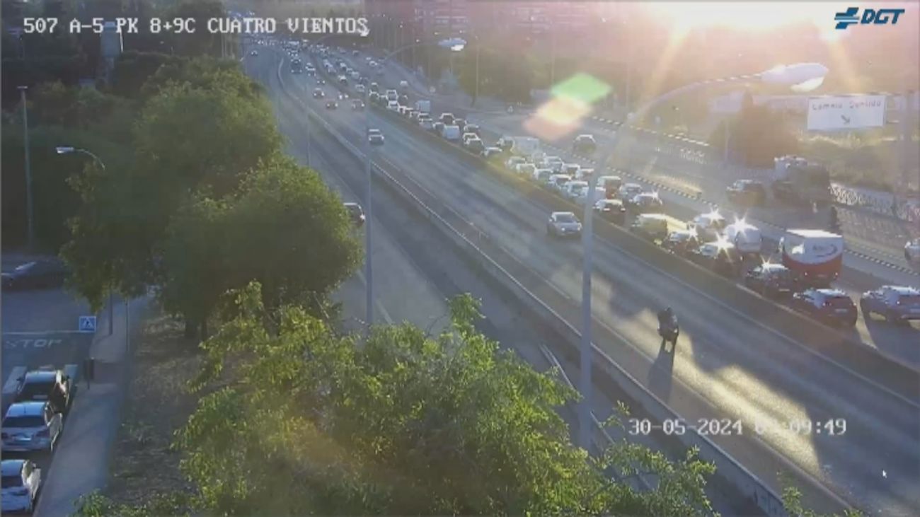 Complicaciones en el tráfico en la A-1, A-4 y A-42 en la hora punta de la mañana