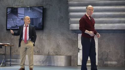 'El traje', una comedia negra sobre las miserias humanas en el Teatro La Abadía