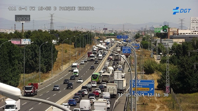 Importantes retenciones en la A-4 por un accidente de tráfico a la altura de Pinto