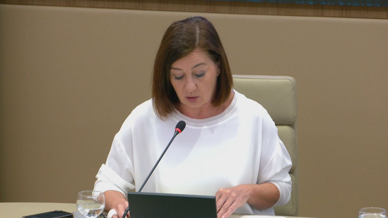 Armengol dice en el Parlamento balear que no supo que se investigaba la compra de mascarillas