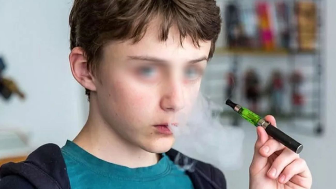 Vapeadores con colores, sabores y diseños atractivos: el 'vaper' entra en la vida de los niños
