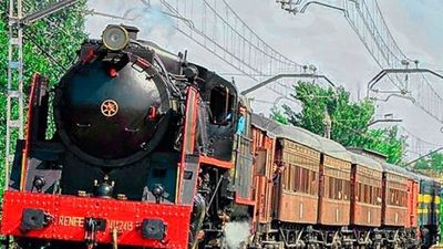 Nos subimos al Tren de la Fresa para celebrar su 40 aniversario