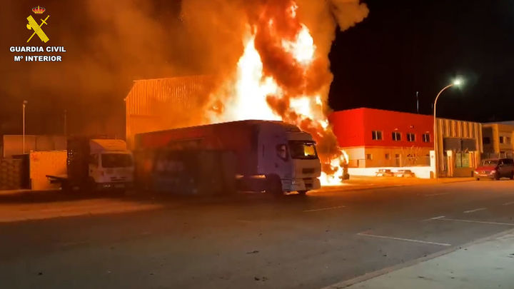 Cae en Alcalá de Henares un cártel de palés que quemaba naves y camiones para controlar su precio