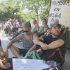 Las razones de la huelga de hambre de dos bomberos de Leganés