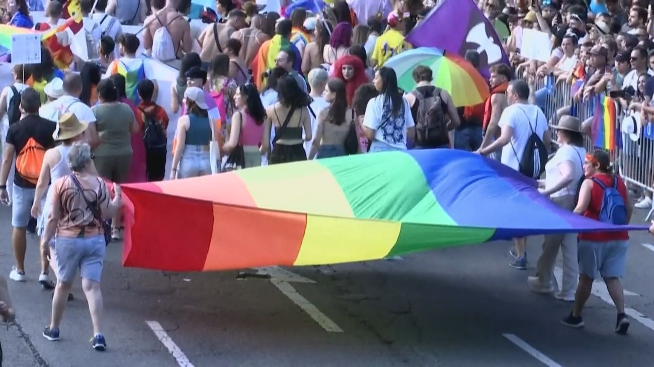 Trabajo cierra un acuerdo con patronal y sindicatos contra la discriminación lgtbi