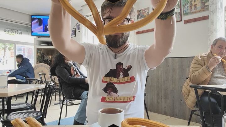 Desayuno en 'Churrería Bernis' con '@Cocituber' / Telemadrid