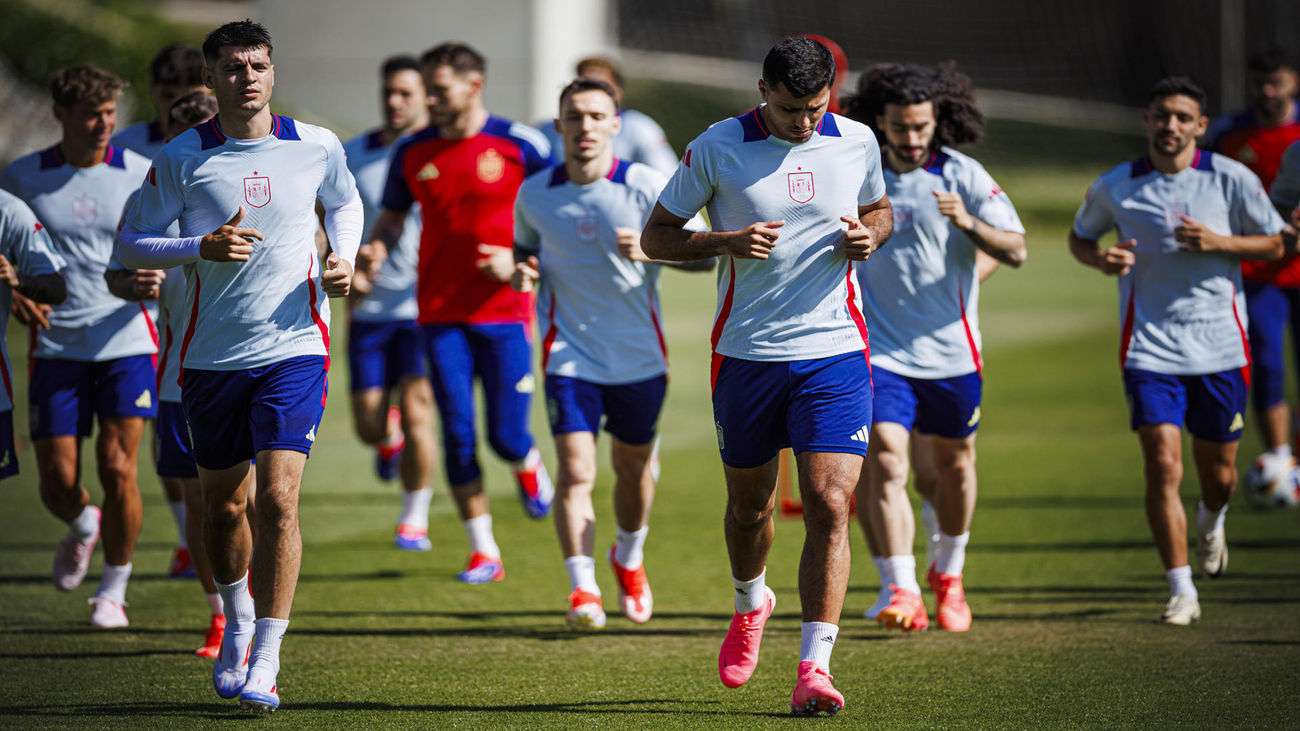 España completa su última sesión antes de su primer amistoso