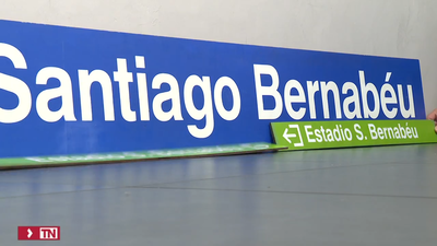 Agotadas las antiguas señales de la estación de Metro del Bernabéu puestas a la venta