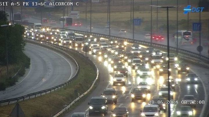 Atasco en la A-5 / DGT