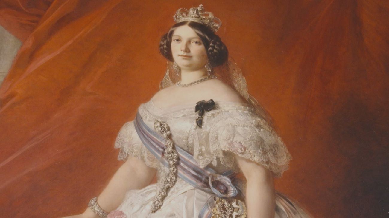 El corsé y las joyas que salvaron la vida de Isabel II
