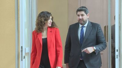 Ayuso analiza con López Miras la situación política y el resultado en las europeas