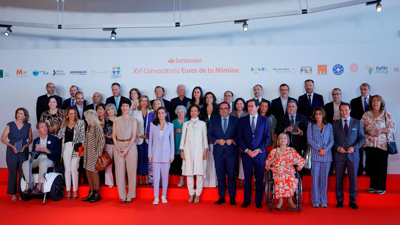 La Reina expresa su "gratitud, admiración y respeto" a  las personas que luchan por mejorar la sociedad