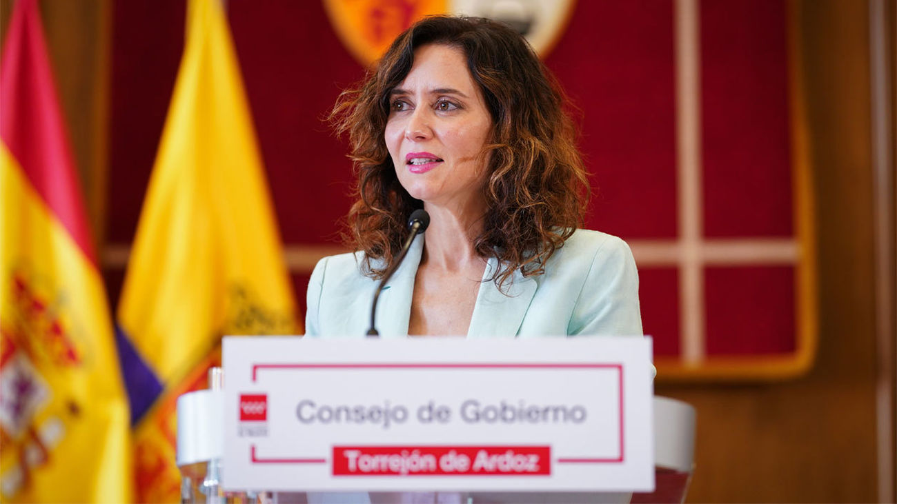 Ayuso a Sánchez: "El fango que encuentra en Madrid lo tiene en los sótanos de la Moncloa"