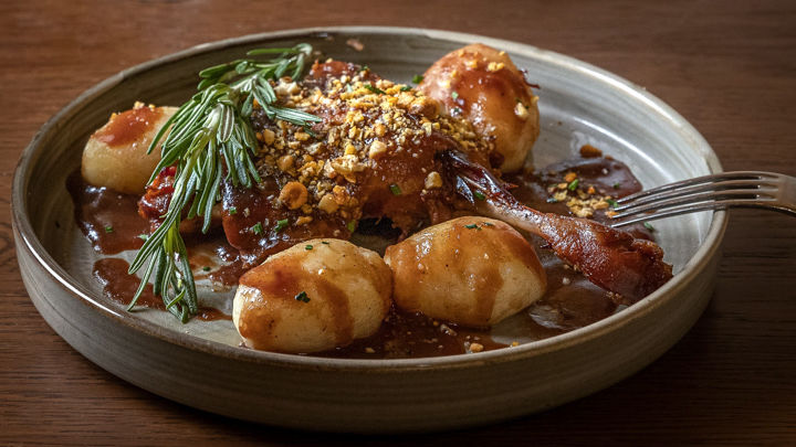 Edelweiss Restaurant / Redes sociales