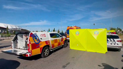 Mueren dos octogenarios tras colisionar contra un camión parado frente al Metropolitano