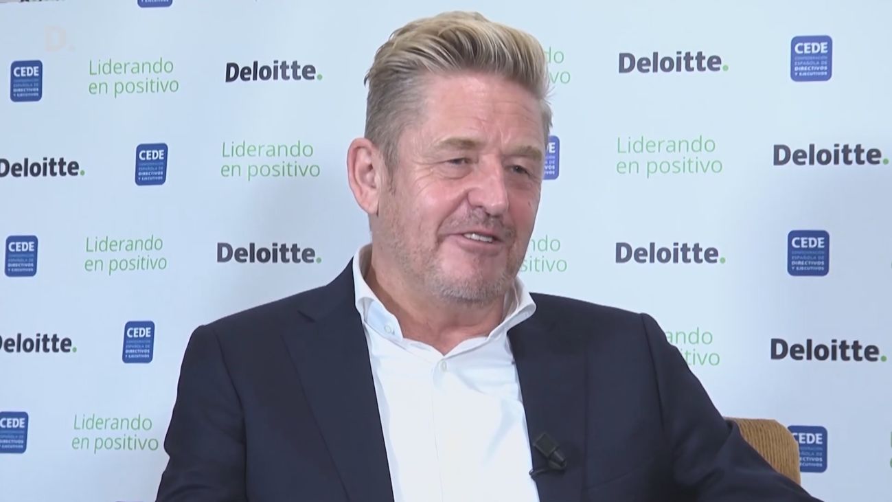 Griffiths dimite como presidente de Anfac ante la "inacción" del Gobierno en el impulso al coche eléctrico