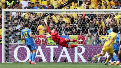 3-0. Rumanía aprovecha dos fallos de Lunin para ganar a Ucrania