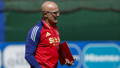 De la Fuente cambia el estilo de España