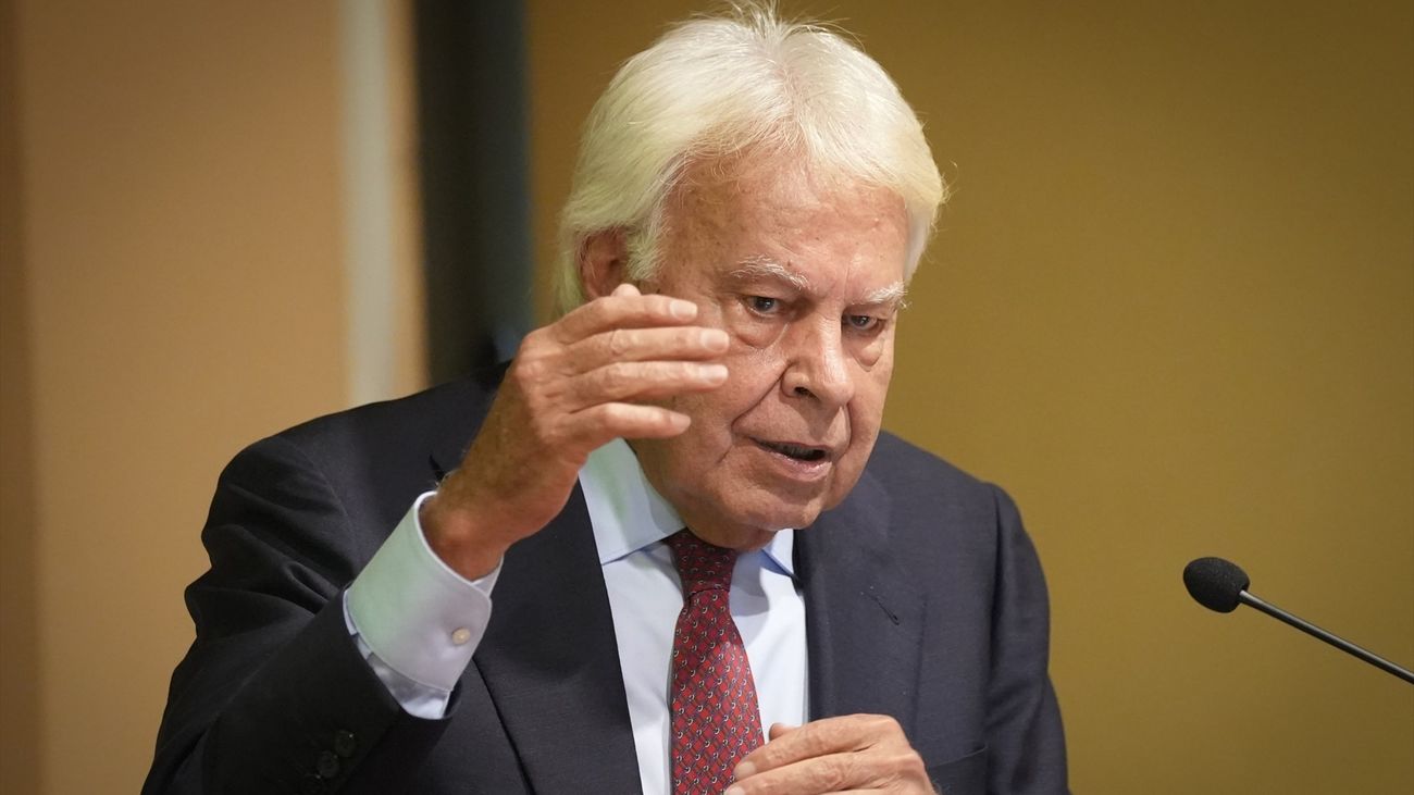 Felipe González: "Habría que cambiar la Constitución" para la financiación singular catalana