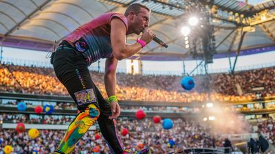 Chris Martin aborda por primera vez la polémica infidelidad que se hizo viral en el concierto de Coldplay