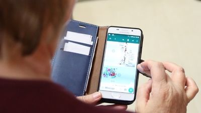 La mitad de los españoles considera que la tecnología combate la soledad no deseada