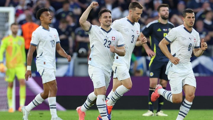 1-1. Suiza se acerca a octavos y Escocia sostiene opciones