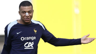 Mbappé se entrena sin máscara, pero aún es duda