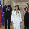 Felipe VI impone  la Orden del Mérito Civil a Rocío Mora, directora de APRAMP