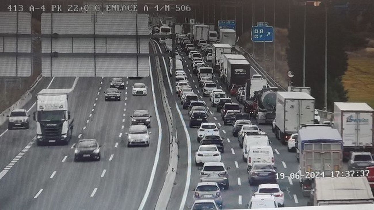 Retenciones en la A-4 en Pinto por un accidente en el kilómetro 23