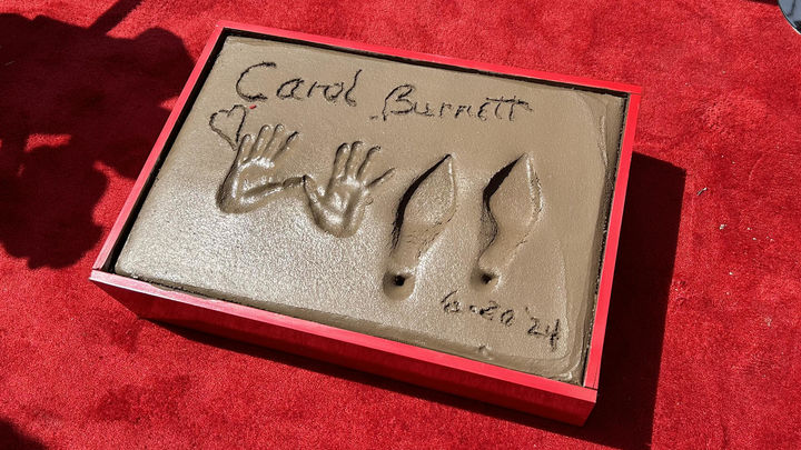 Huellas de Carol Burnett en el Paseo de la Fama / EFE